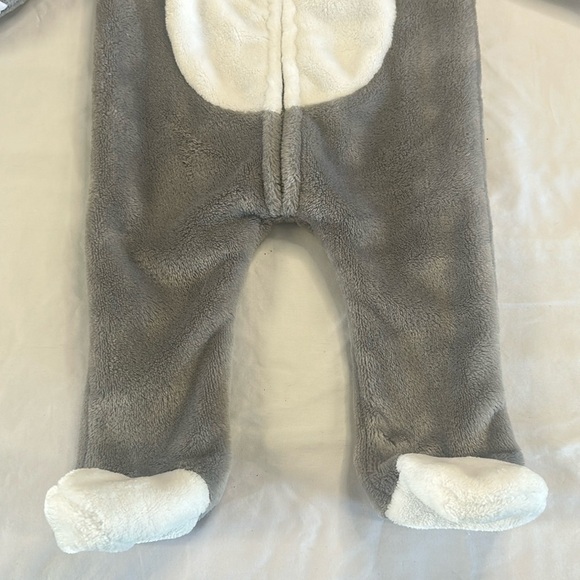 Penelope Baby Mack - grey and white fuzzy One piece bunting bag. Sz 0-3  months - Picture 2 of 8
